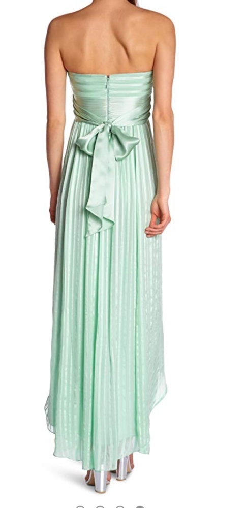 🎈 SOLD 🎈BCBGMaxAzria Alicia Silk Dress in Size 2 - Picture 2 of 12